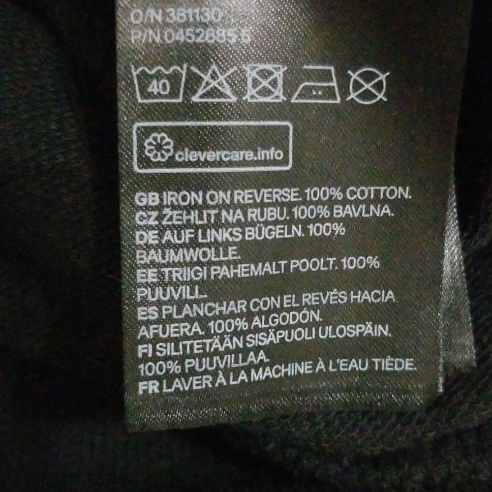 ♥ 3/$15 H&M Black Creed Band Graphic Sweatshirt - Picture 4 of 5